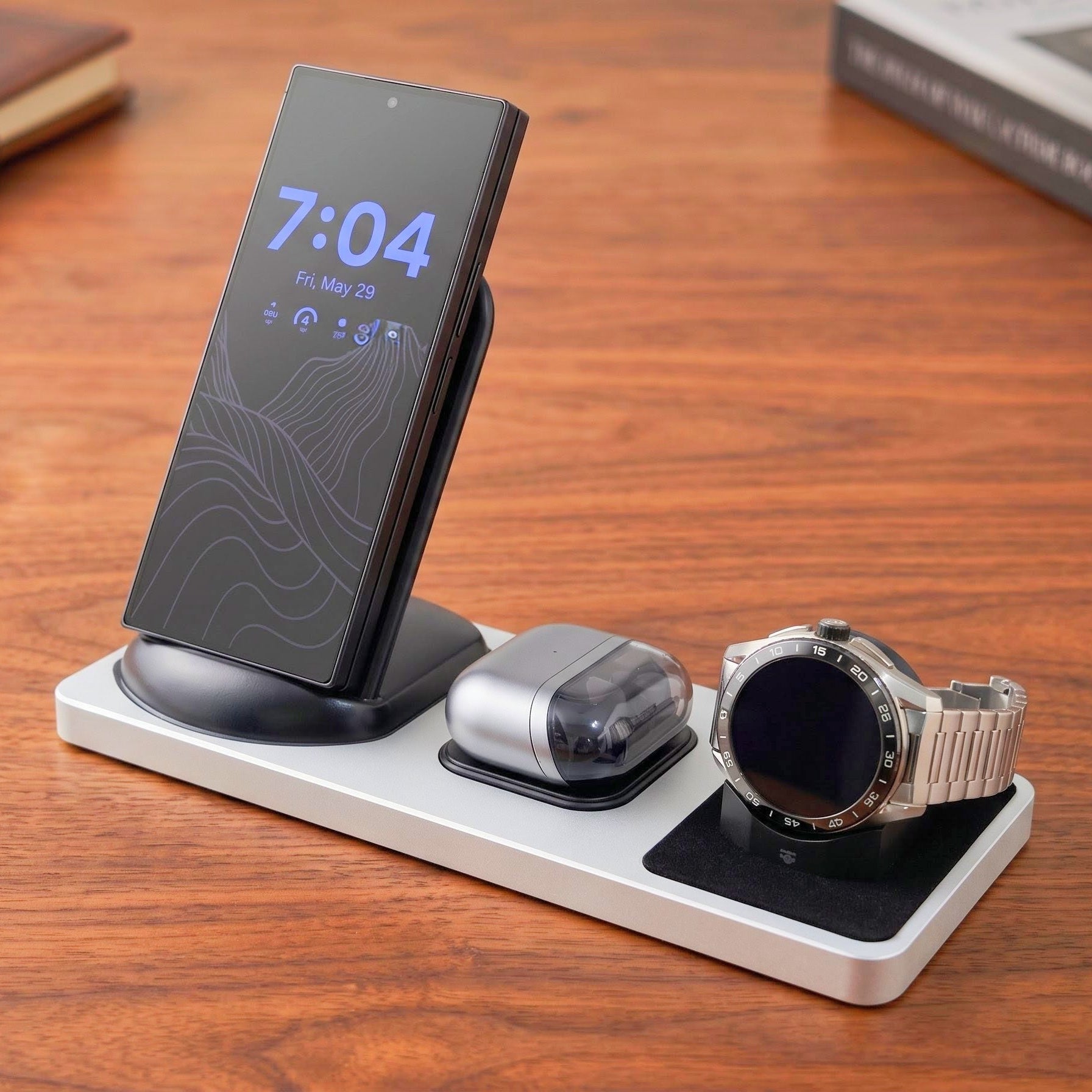 TAG Heuer Connected Gen E4 / E5 Smartwatch Charging Stand (Headphone M
