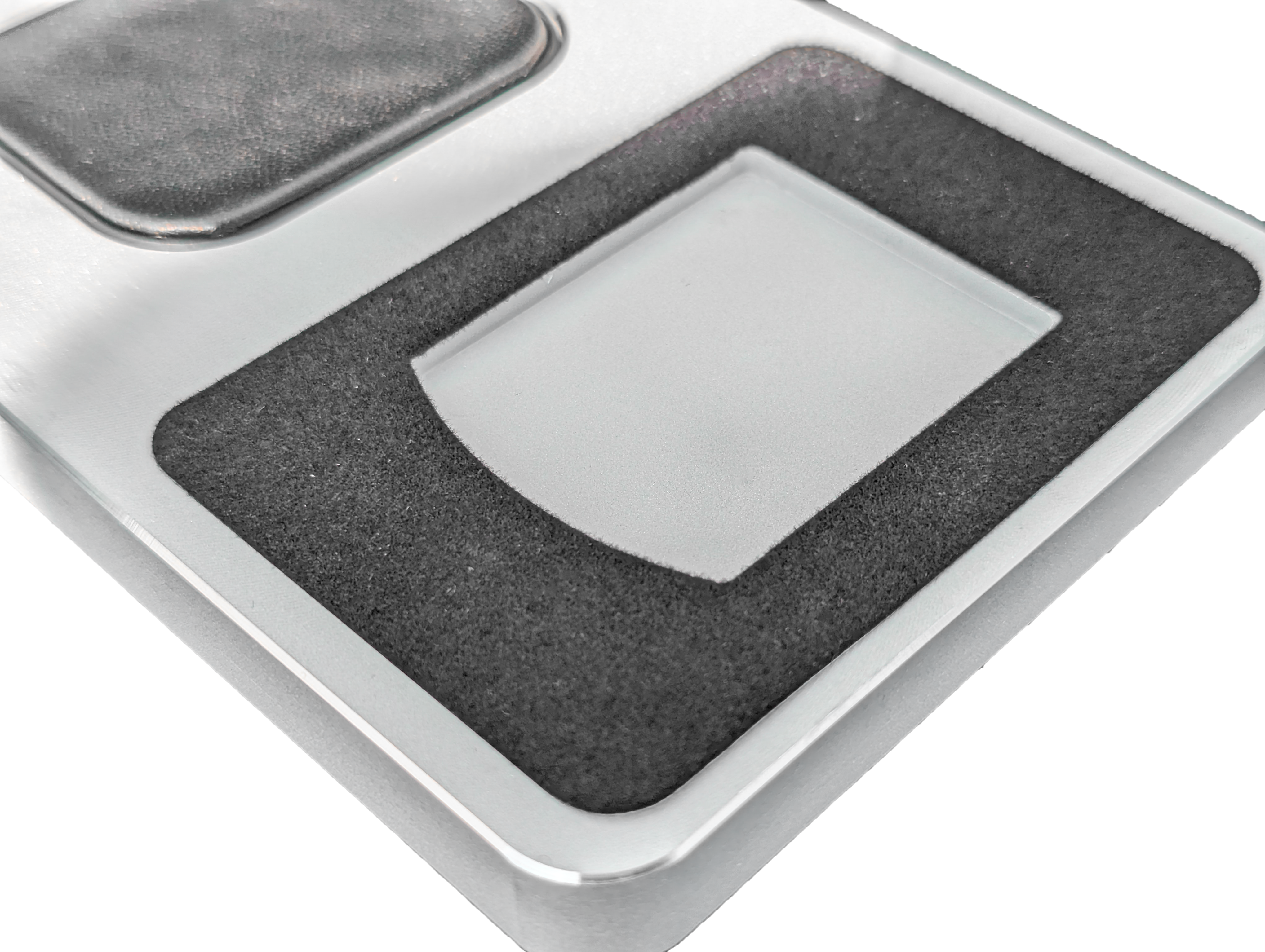 TAG Heuer E4 Combo Stand View 4 charging pad