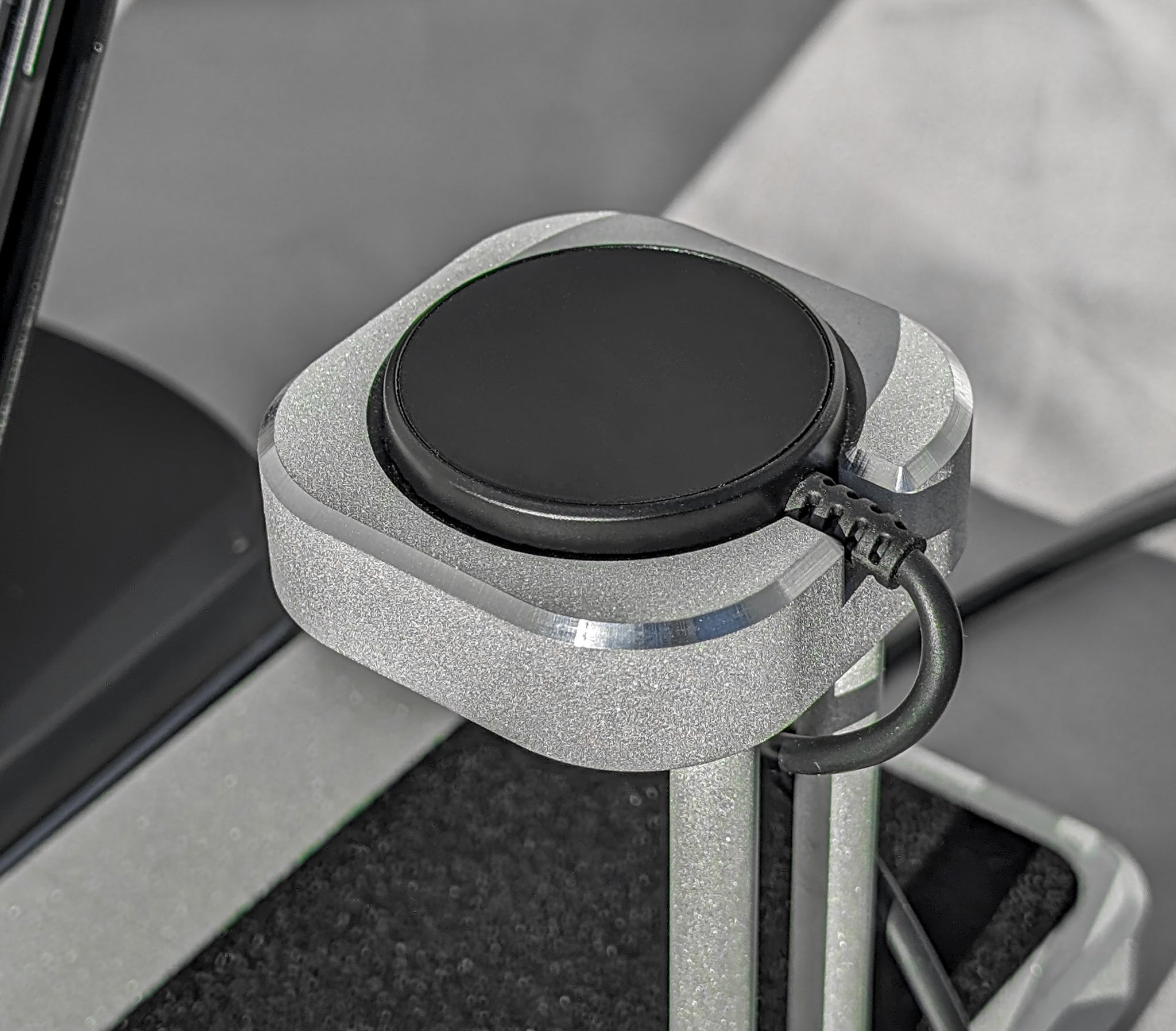 Galaxy Watch Ultra and 7 Hyperion Charging Stand View 2