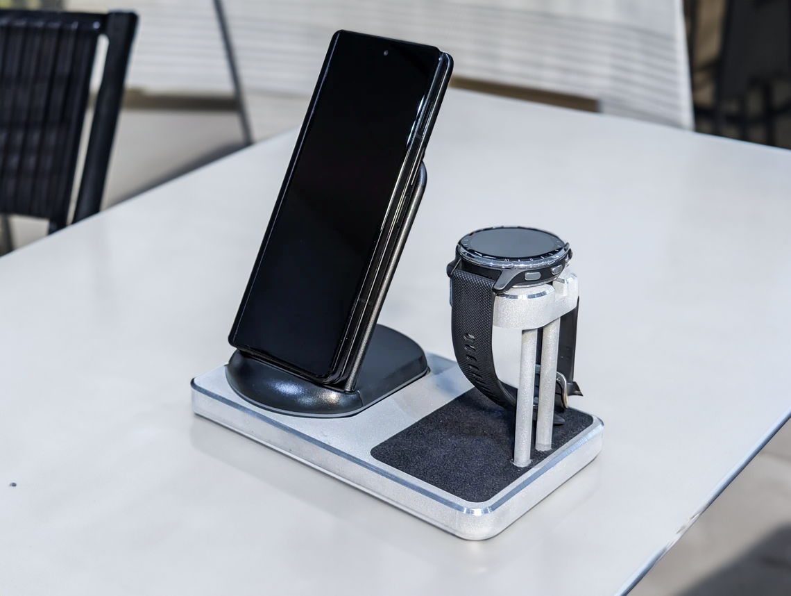 Garmin Venu Mesos Stand View 1