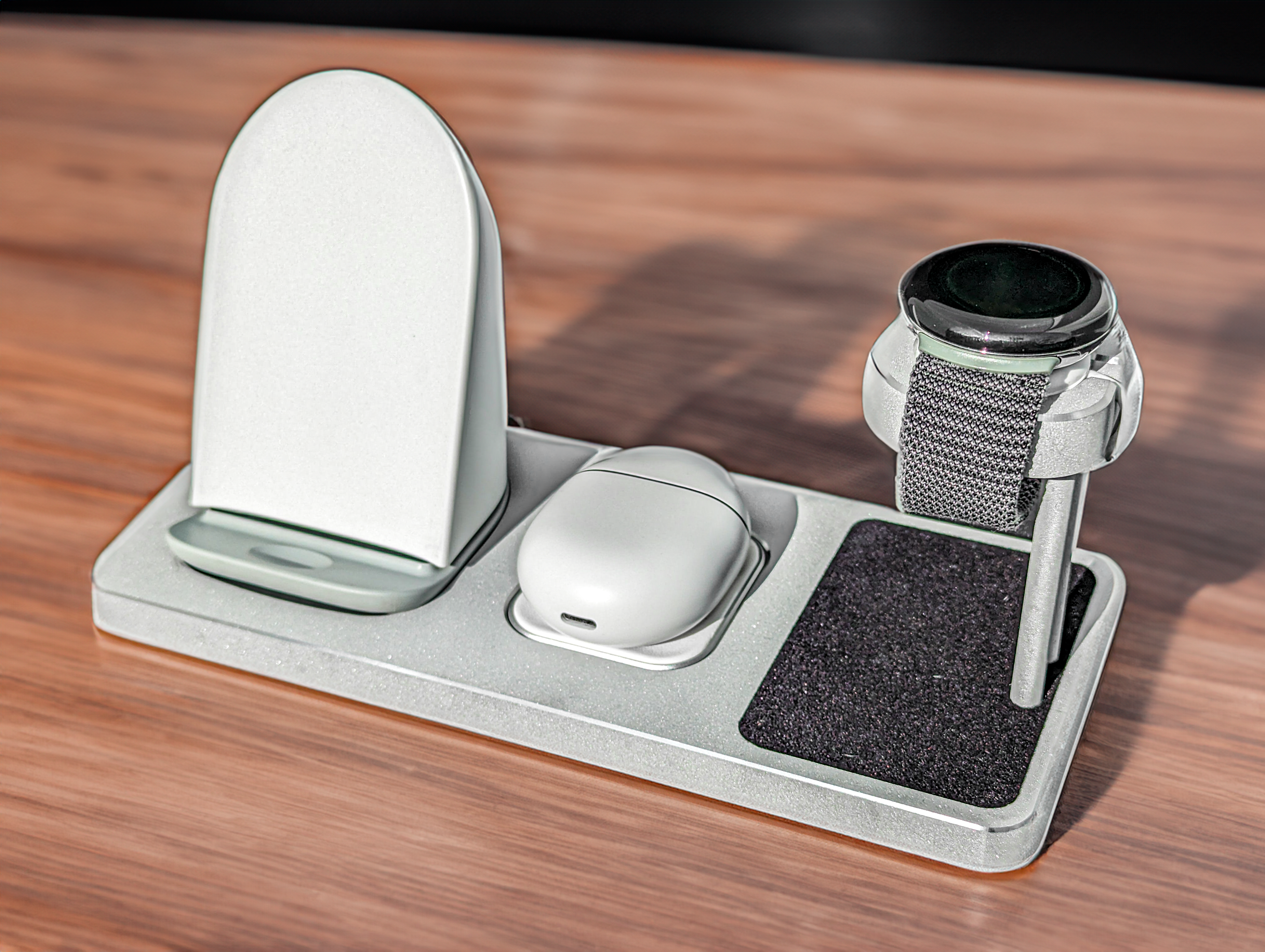 Google Pixel Stand Gen 2 Charging Combo View 2