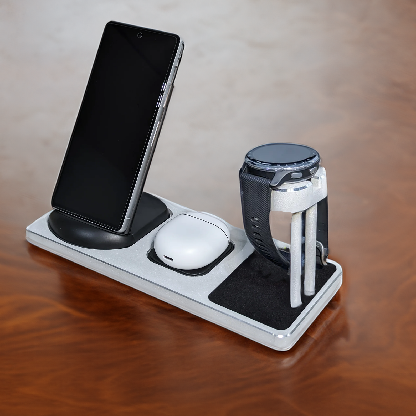 Garmin Venu Hyperion Stand View 1