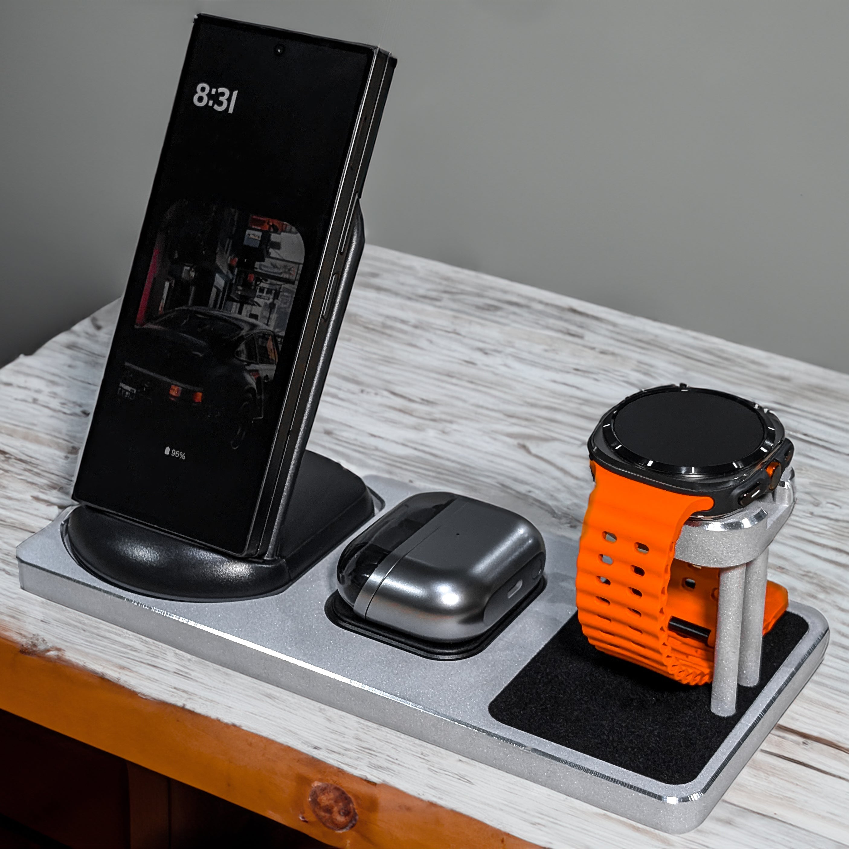 Galaxy Watch Ultra and 7 Hyperion Charging Stand View 1