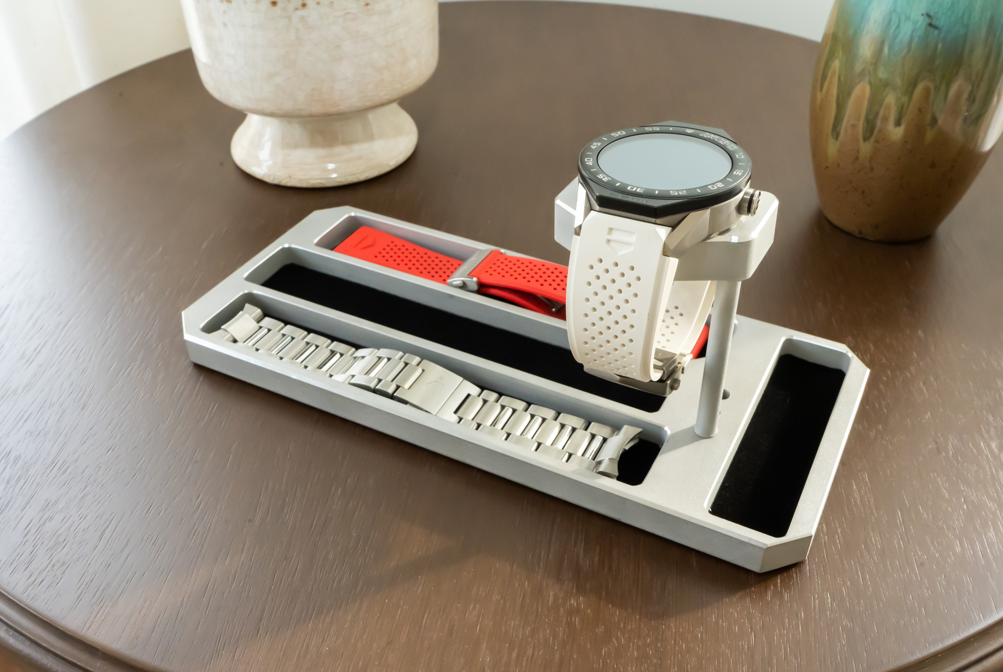 Tag heuer top connected charging puck